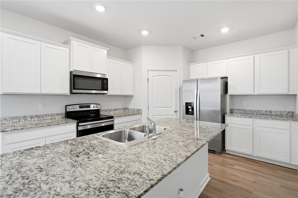 4 bedroom, 3 bathroom, 2,229 sq ft townhouse for sale at 5260 Barberry Avenue, Oakwood, GA 30566 — photo 8
