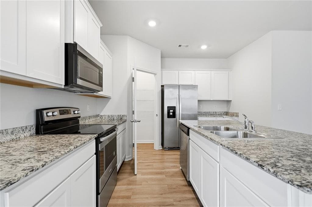 4 bedroom, 3 bathroom, 2,229 sq ft townhouse for sale at 5260 Barberry Avenue, Oakwood, GA 30566 — photo 9