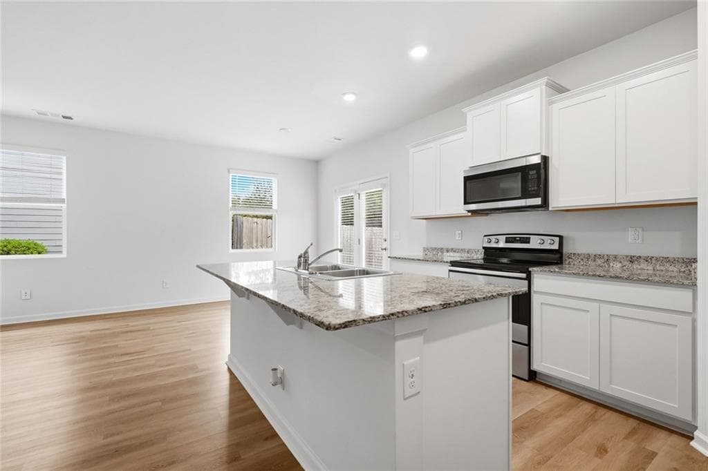 4 bedroom, 3 bathroom, 2,229 sq ft townhouse for sale at 5260 Barberry Avenue, Oakwood, GA 30566 — photo 10