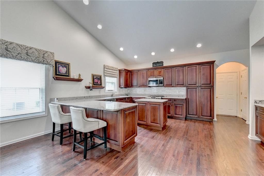 4 bedroom, 3 bathroom, 3,751 sq ft single family residence under contract at 3781 Devenwood Way, Buford, GA 30519 — photo 8