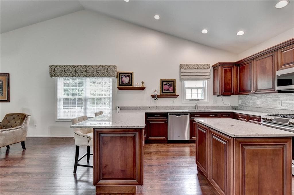 4 bedroom, 3 bathroom, 3,751 sq ft single family residence under contract at 3781 Devenwood Way, Buford, GA 30519 — photo 9