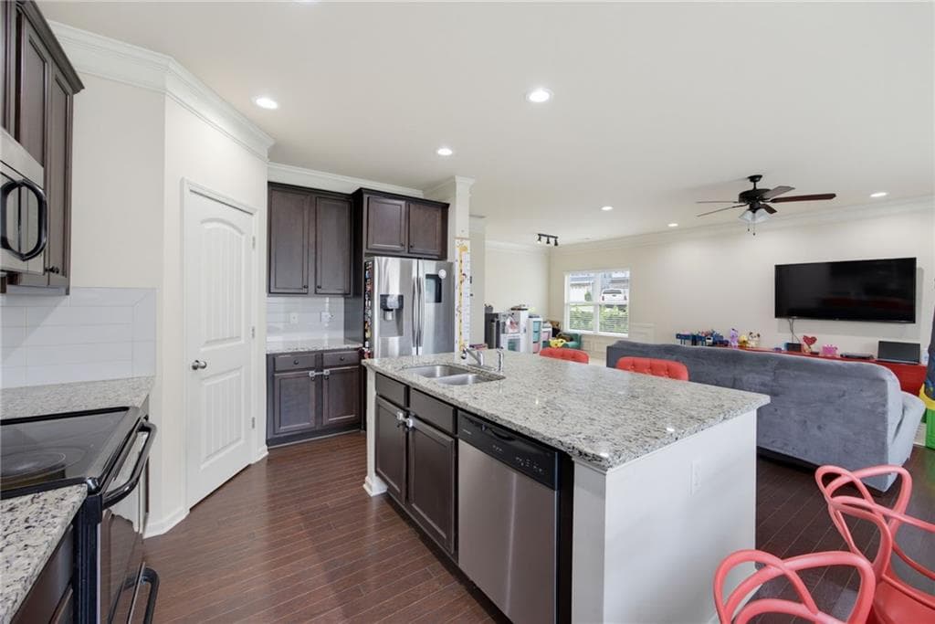 3 bedroom, 3 bathroom, 2,220 sq ft single family residence for sale at 2978 Woodward Down Trail, Buford, GA 30519 — photo 8