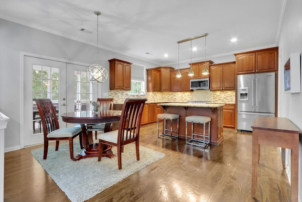 4 bedroom, 5 bathroom, 4,706 sq ft single family residence for sale at 923 Van Briggle Path, Sugar Hill, GA 30518 — photo 4