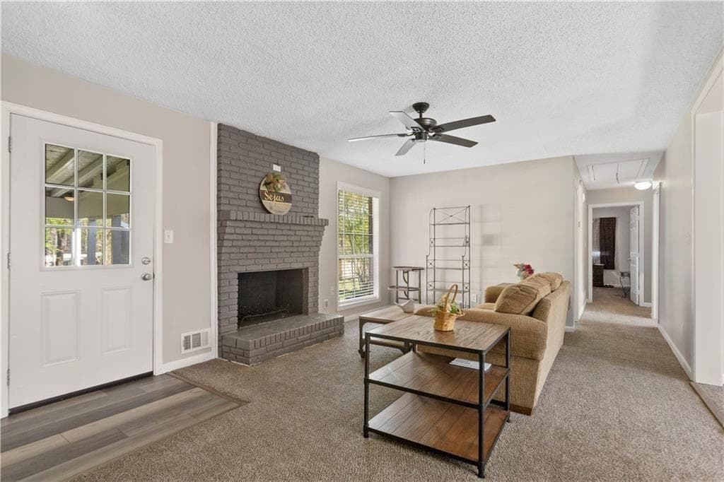 4 bedroom, 2 bathroom, 1,543 sq ft single family residence under contract at 3130 Mars Hill Road, Acworth, GA 30101 — photo 4