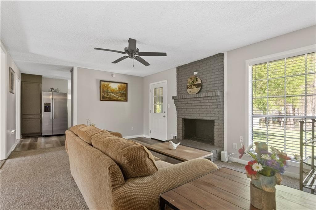 4 bedroom, 2 bathroom, 1,543 sq ft single family residence under contract at 3130 Mars Hill Road, Acworth, GA 30101 — photo 6