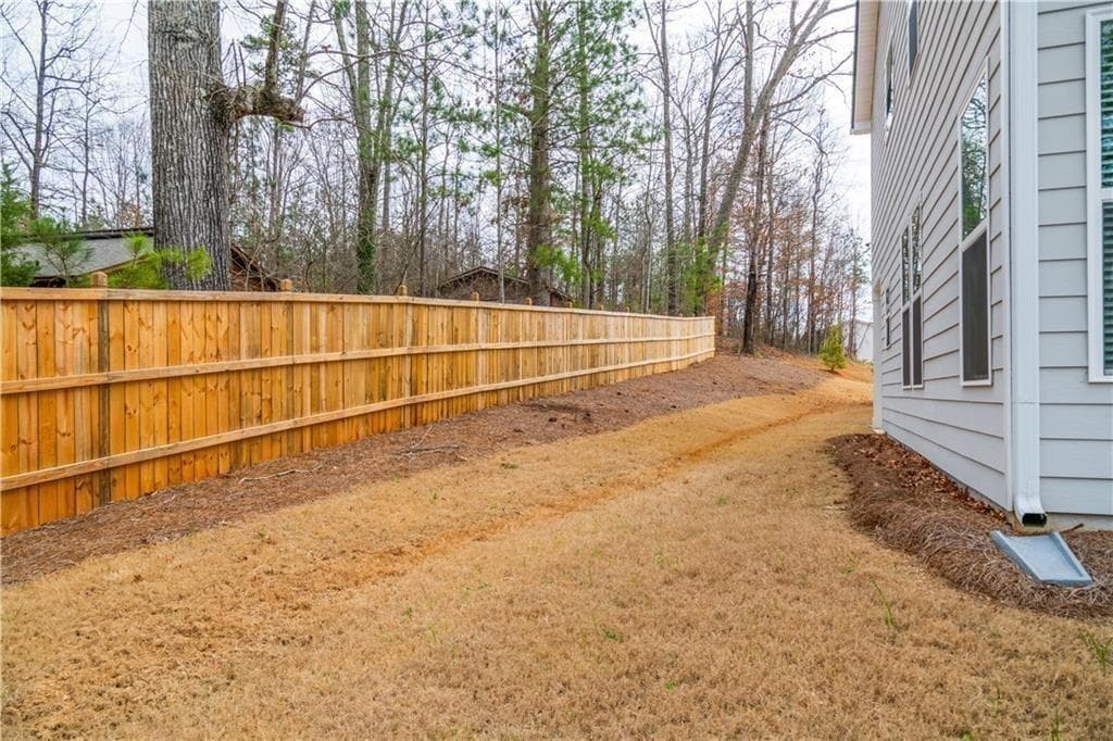 3 bedroom, 3 bathroom, 1,467 sq ft single family residence for sale at 4700 Blake Loop, Atlanta, GA 30349 — photo 2