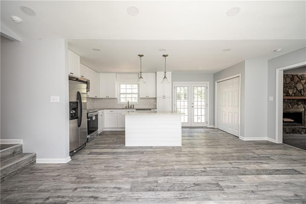 3 bedroom, 2 bathroom, 1,536 sq ft single family residence for rent at 405 Concord Woods Drive, Smyrna, GA 30082 for $2,500 a month — photo 2