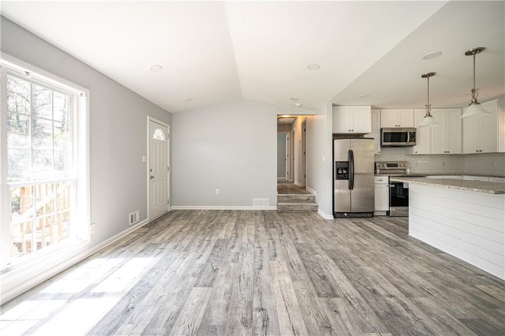 3 bedroom, 2 bathroom, 1,536 sq ft single family residence for rent at 405 Concord Woods Drive, Smyrna, GA 30082 for $2,500 a month — photo 4