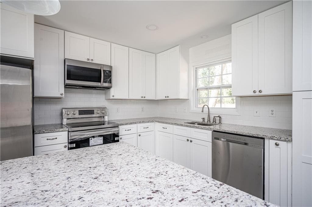 3 bedroom, 2 bathroom, 1,536 sq ft single family residence for rent at 405 Concord Woods Drive, Smyrna, GA 30082 for $2,500 a month — photo 6