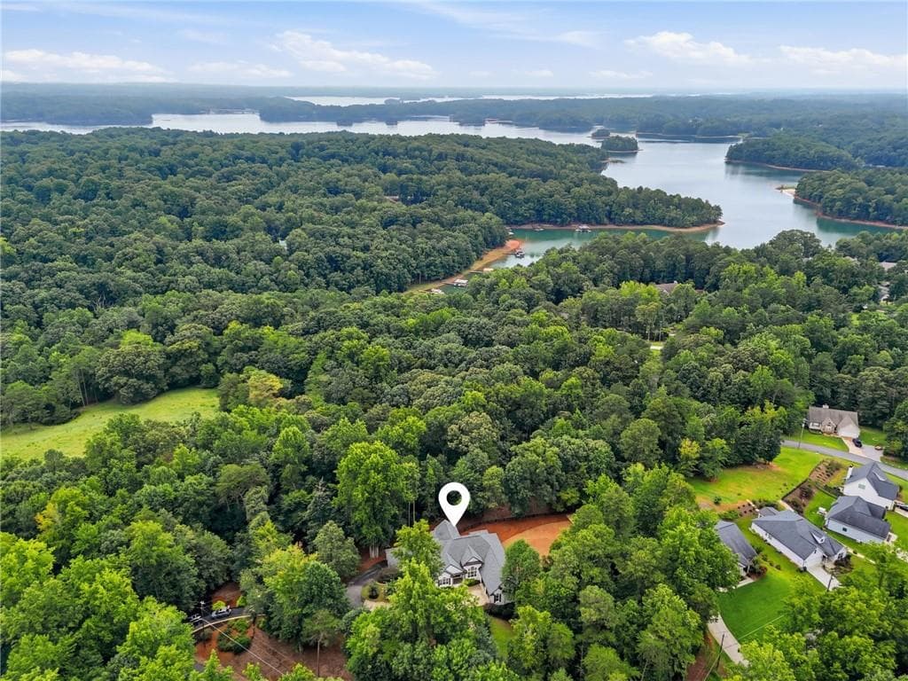 4 bedroom, 5 bathroom, 5,107 sq ft single family residence for sale at 8665 Bay Drive, Gainesville, GA 30506 — photo 3