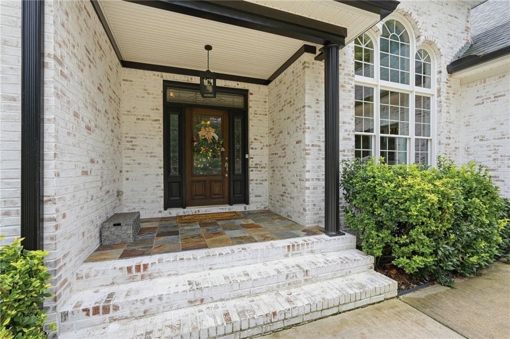 4 bedroom, 5 bathroom, 5,107 sq ft single family residence for sale at 8665 Bay Drive, Gainesville, GA 30506 — photo 8