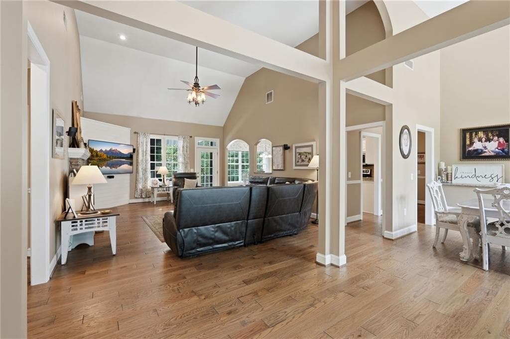 4 bedroom, 5 bathroom, 5,107 sq ft single family residence for sale at 8665 Bay Drive, Gainesville, GA 30506 — photo 9