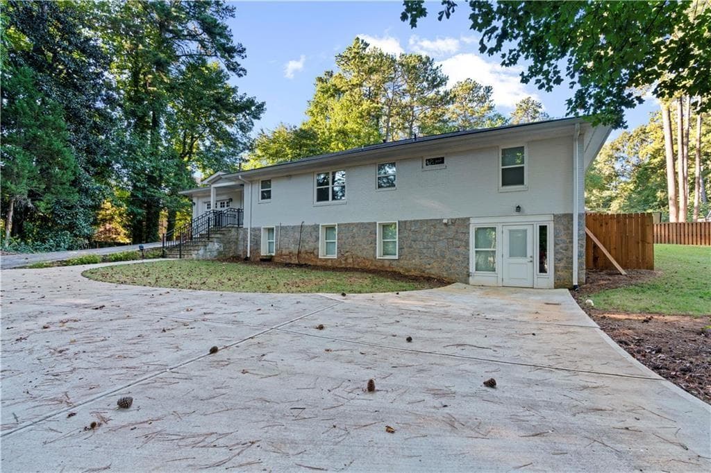 3 bedroom, 3 bathroom, 1,403 sq ft single family residence for rent at 1841 Gainsborough Drive, Atlanta, GA 30341 for $3,550 a month — photo 1 of 21