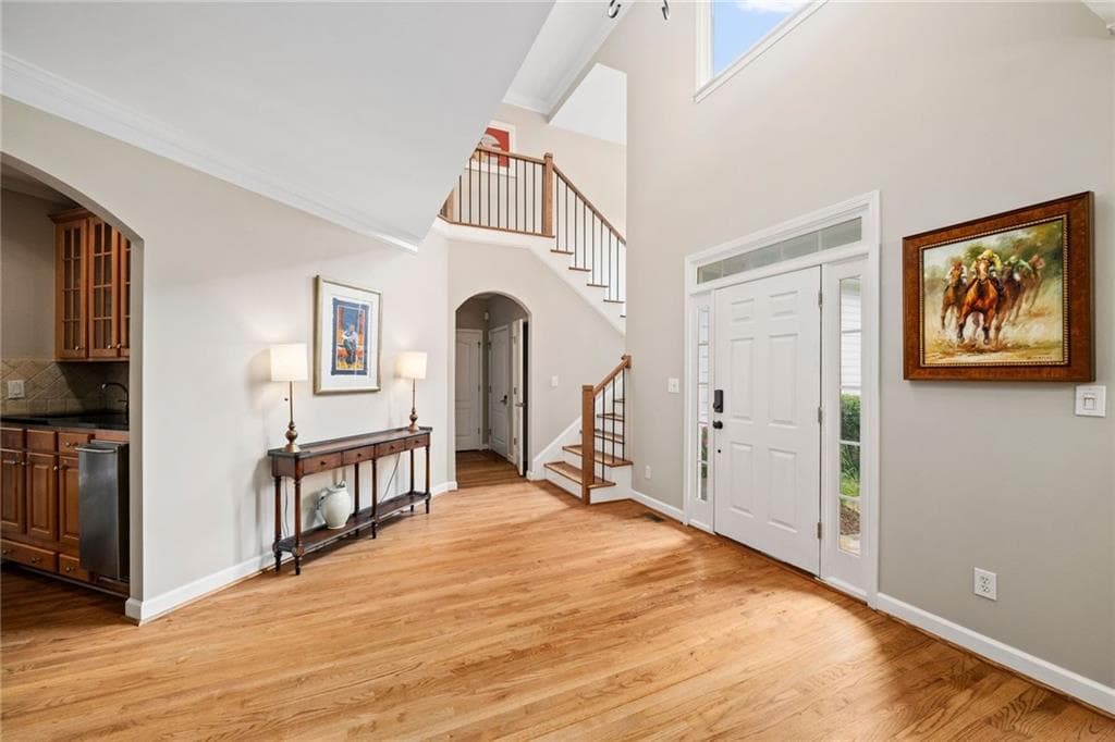 5 bedroom, 5 bathroom, 5,205 sq ft single family residence under contract at 915 Sentry Ridge Crossing, Suwanee, GA 30024 — photo 4