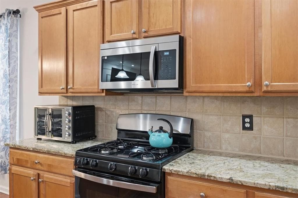 4 bedroom, 3 bathroom, 2,596 sq ft single family residence under contract at 4363 Walforde Boulevard, Acworth, GA 30101 — photo 5