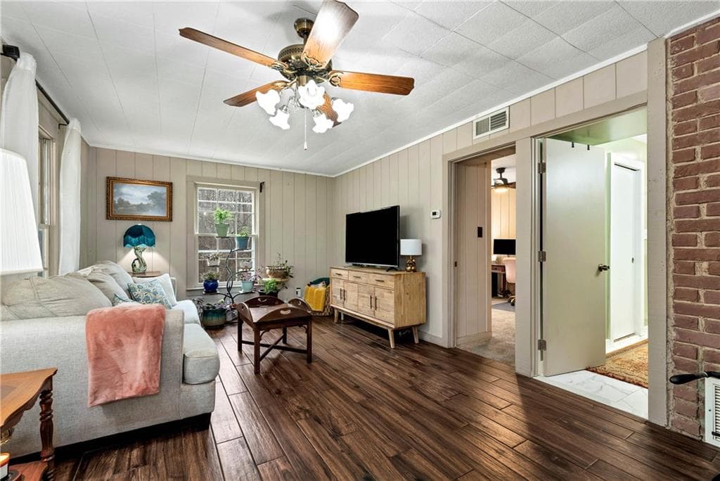 2 bedroom, 2 bathroom, 1,332 sq ft single family residence for rent at 353 Broken Arrow Trail, Dahlonega, GA 30533 for $1,900 a month — photo 3