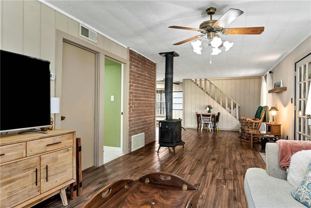 2 bedroom, 2 bathroom, 1,332 sq ft single family residence for rent at 353 Broken Arrow Trail, Dahlonega, GA 30533 for $1,900 a month — photo 9