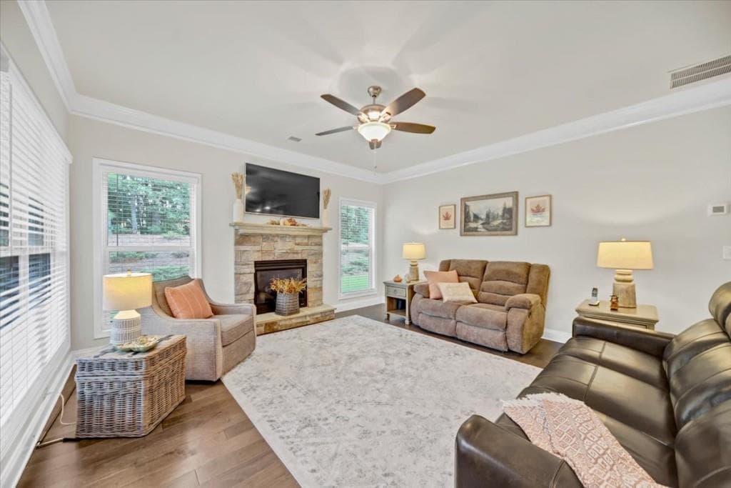 2 bedroom, 2 bathroom, 1,912 sq ft single family residence under contract at 329 Ellington Drive, Canton, GA 30115 — photo 6