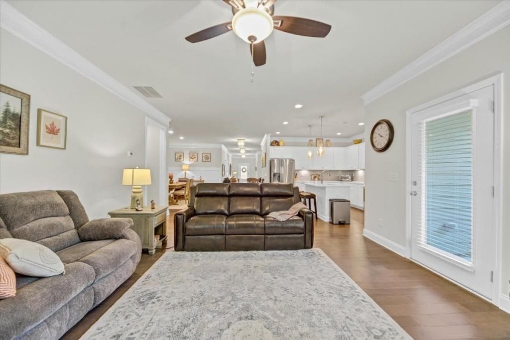 2 bedroom, 2 bathroom, 1,912 sq ft single family residence under contract at 329 Ellington Drive, Canton, GA 30115 — photo 7