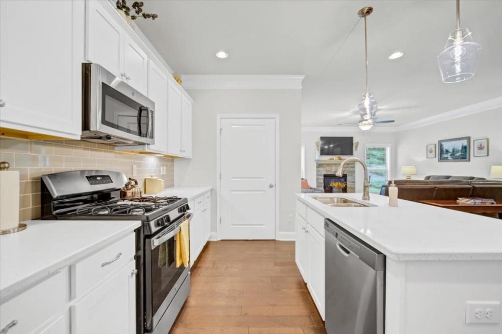 2 bedroom, 2 bathroom, 1,912 sq ft single family residence under contract at 329 Ellington Drive, Canton, GA 30115 — photo 10