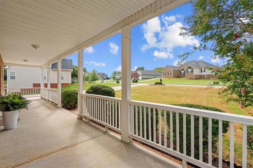 4 bedroom, 4 bathroom, 3,200 sq ft single family residence for sale at 120 Camilla Drive, Carrollton, GA 30116 — photo 7