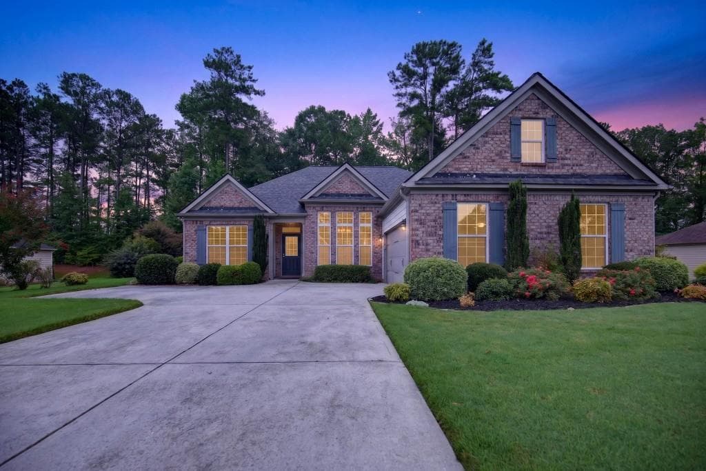 3 bedroom, 3 bathroom, 2,254 sq ft single family residence for sale at 155 Savannah Drive, Senoia, GA 30276 — photo 2