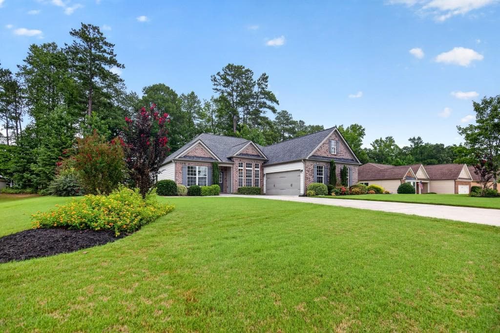 3 bedroom, 3 bathroom, 2,254 sq ft single family residence for sale at 155 Savannah Drive, Senoia, GA 30276 — photo 4