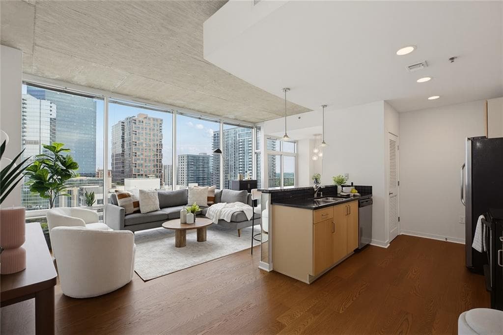 1 bedroom, 1 bathroom, 872 sq ft condominium for sale at 943 Peachtree Street 1218, Atlanta, GA 30309 — photo 5