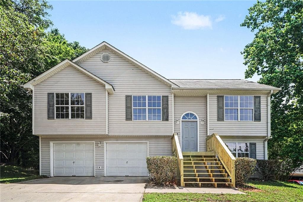 3 bedroom, 3 bathroom, 1,570 sq ft single family residence under contract at 4967 Mckinley Drive, Lula, GA 30554