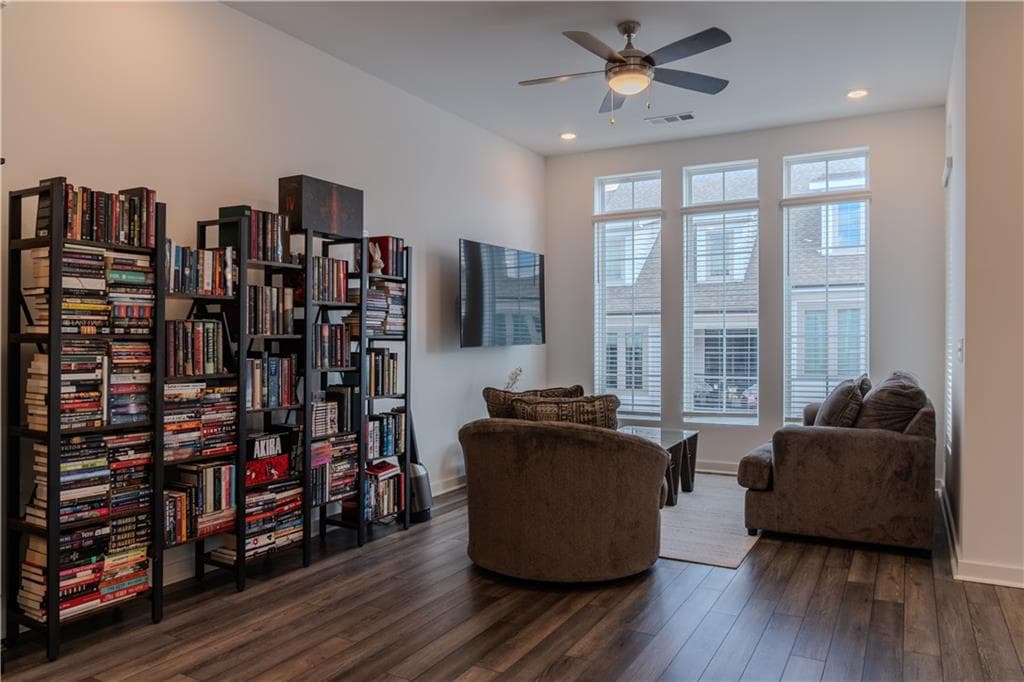 2 bedroom, 1 bathroom, 1,490 sq ft condominium under contract at 133 Devore Road 208, Alpharetta, GA 30009 — photo 3