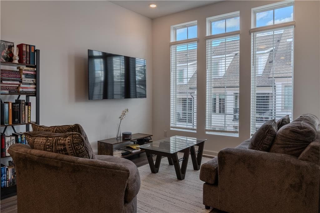 2 bedroom, 1 bathroom, 1,490 sq ft condominium under contract at 133 Devore Road 208, Alpharetta, GA 30009 — photo 4