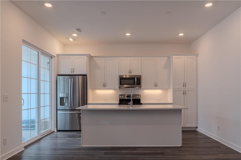 2 bedroom, 1 bathroom, 1,490 sq ft condominium under contract at 133 Devore Road 208, Alpharetta, GA 30009 — photo 6