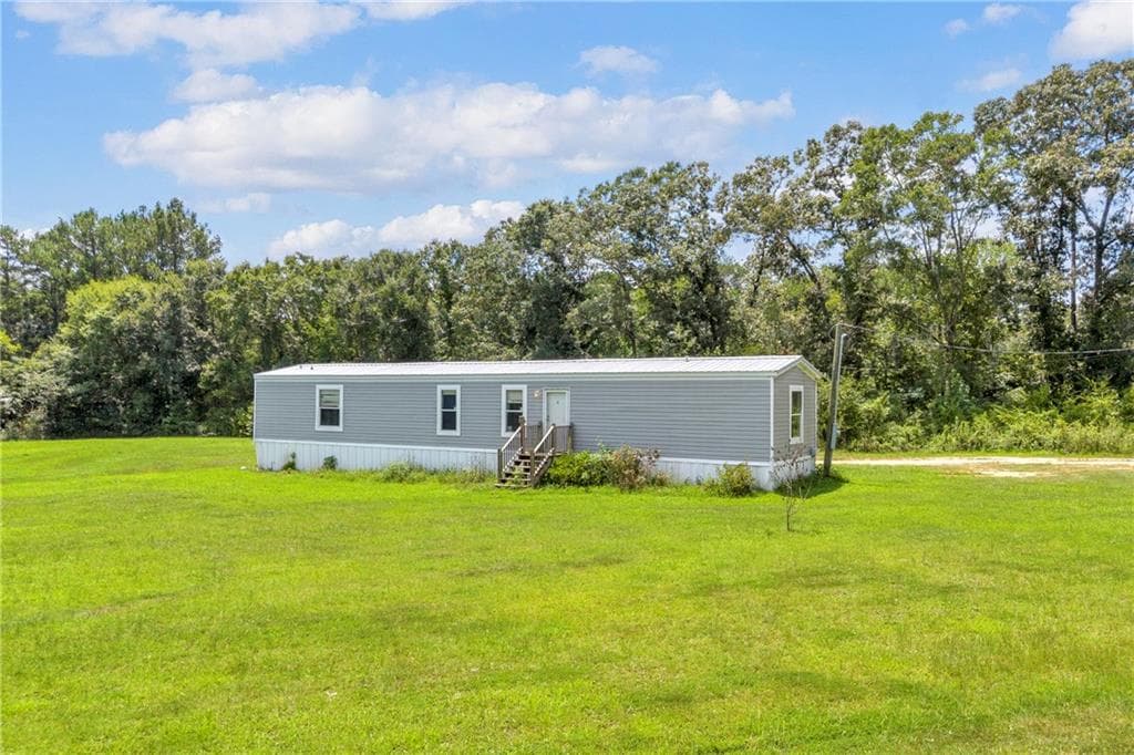 3 bedroom, 2 bathroom, 1,152 sq ft single family residence for sale at 2159 Deep Creek Road, Dewy Rose, GA 30634