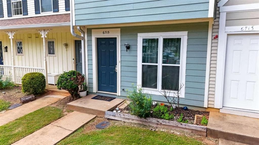 2 bedroom, 3 bathroom, 1,036 sq ft townhouse for sale at 6715 Colchester Place, Norcross, GA 30093 — photo 9
