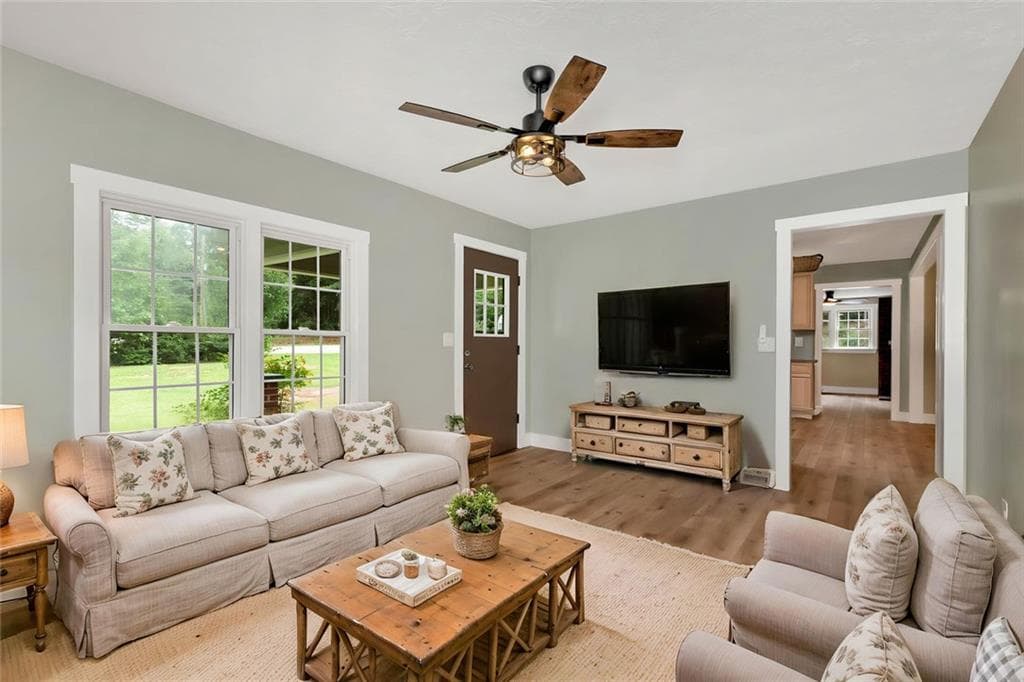 3 bedroom, 2 bathroom, 1,616 sq ft single family residence for sale at 1707 Buena Vista Drive, Toccoa, GA 30577 — photo 5
