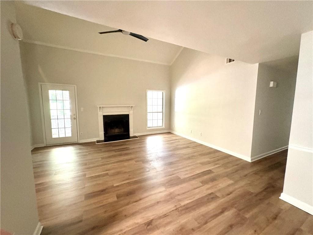 3 bedroom, 2 bathroom, 1,587 sq ft condominium for sale at 4080 Riverlook Parkway 205, Marietta, GA 30067 — photo 4