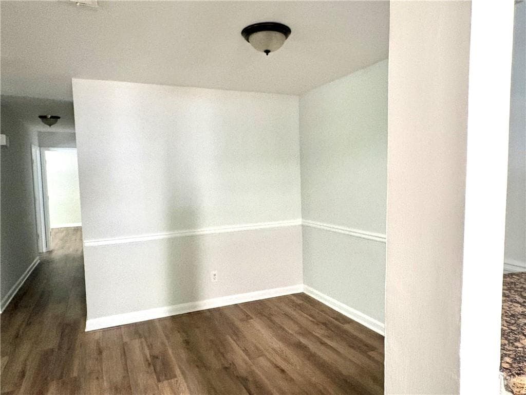 3 bedroom, 2 bathroom, 1,587 sq ft condominium for sale at 4080 Riverlook Parkway 205, Marietta, GA 30067 — photo 9