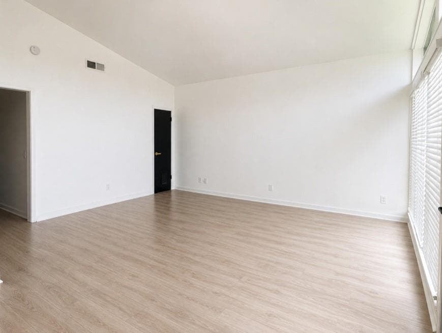3 bedroom, 2 bathroom, 1,288 sq ft single family residence for sale at 215 Maplewood Drive, Calhoun, GA 30701 — photo 8
