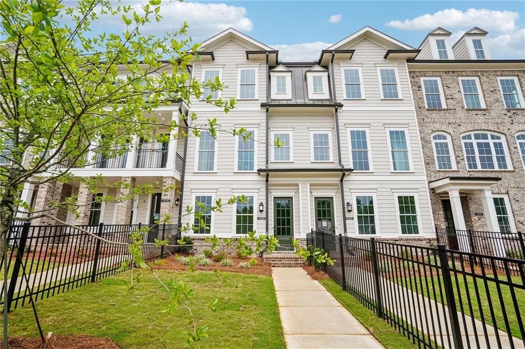 3 bedroom, 4 bathroom, 1,720 sq ft townhouse for sale at 1505 Southbend Cove 437, Cumming, GA 30041 — photo 6