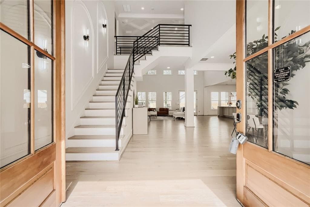 5 bedroom, 6 bathroom, 4,460 sq ft single family residence for sale at 932 Cooper Road, Grayson, GA 30017 — photo 3