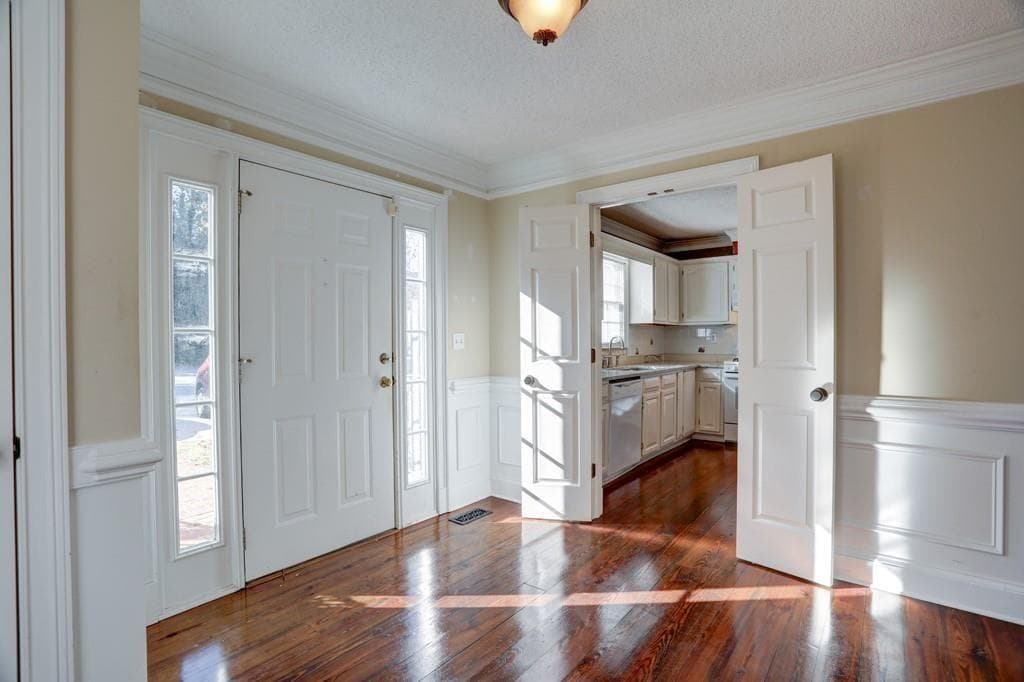 3 bedroom, 3 bathroom, 1,954 sq ft townhouse for rent at 540 Brantley Road, Sandy Springs, GA 30350 for $2,500 a month — photo 2