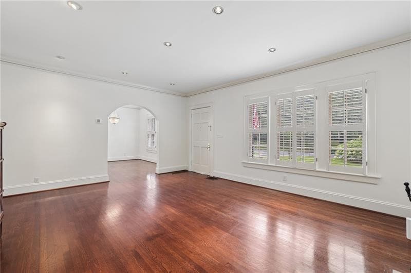 3 bedroom, 2 bathroom, 1,755 sq ft single family residence under contract at 3054 Peachtree Drive, Atlanta, GA 30305 — photo 8
