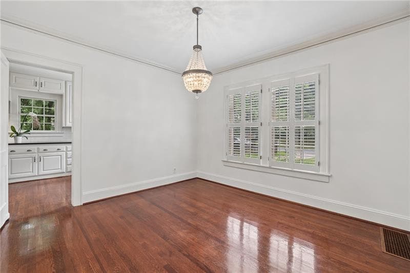 3 bedroom, 2 bathroom, 1,755 sq ft single family residence under contract at 3054 Peachtree Drive, Atlanta, GA 30305 — photo 9