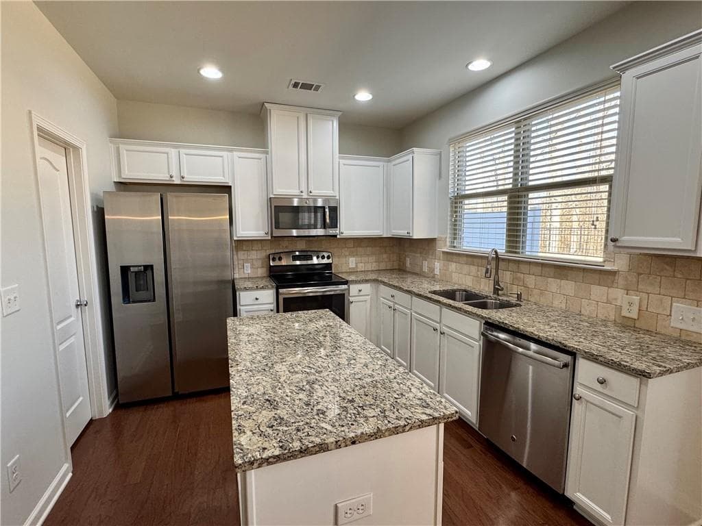 3 bedroom, 3 bathroom, 1,969 sq ft townhouse for rent at 3562 Brockenhurst Drive, Buford, GA 30519 for $2,195 a month — photo 7
