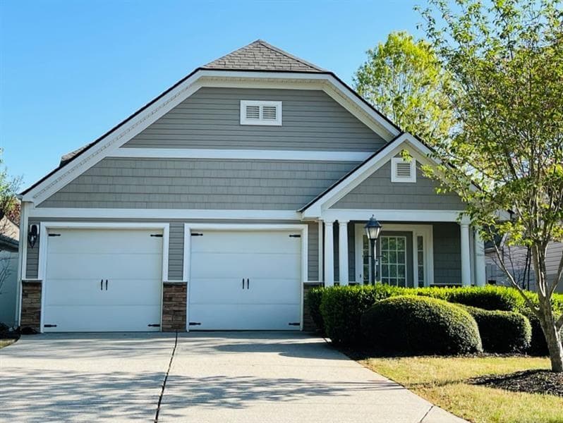 2 bedroom, 2 bathroom, 1,369 sq ft single family residence for rent at 2335 Gateview Court, Cumming, GA 30040 for $2,150 a month — photo 1 of 17