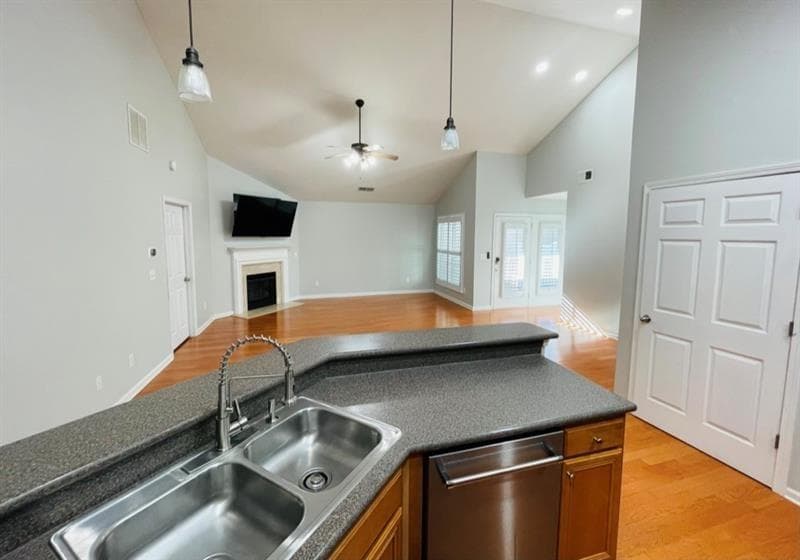 2 bedroom, 2 bathroom, 1,369 sq ft single family residence for rent at 2335 Gateview Court, Cumming, GA 30040 for $2,150 a month — photo 5