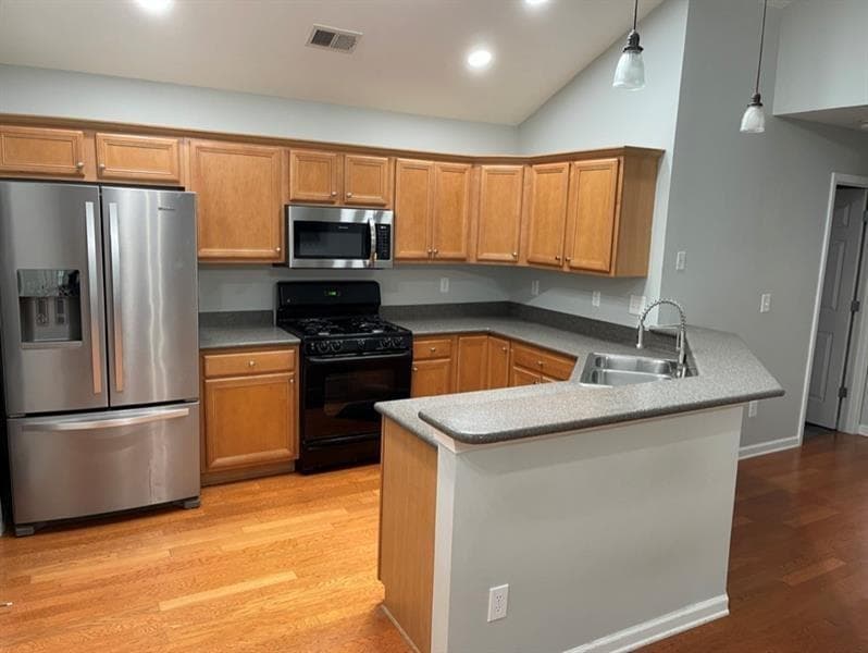 2 bedroom, 2 bathroom, 1,369 sq ft single family residence for rent at 2335 Gateview Court, Cumming, GA 30040 for $2,150 a month — photo 7
