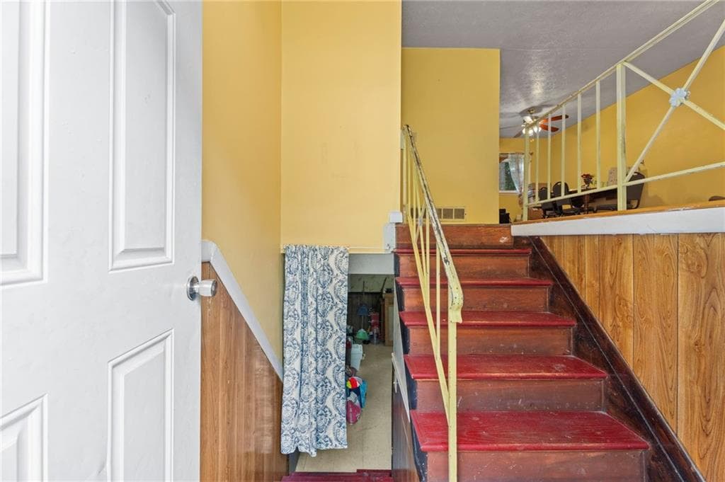 4 bedroom, 3 bathroom, 2,214 sq ft single family residence for sale at 1140 Pineglen Drive, Riverdale, GA 30296 — photo 5