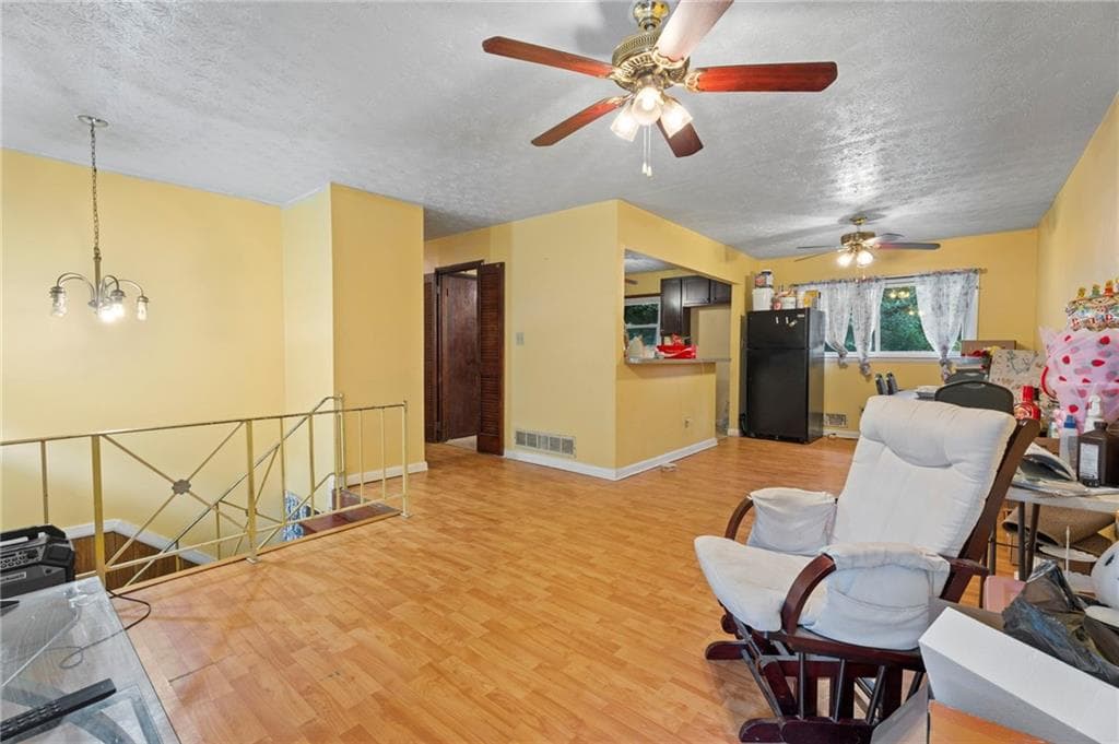 4 bedroom, 3 bathroom, 2,214 sq ft single family residence for sale at 1140 Pineglen Drive, Riverdale, GA 30296 — photo 9