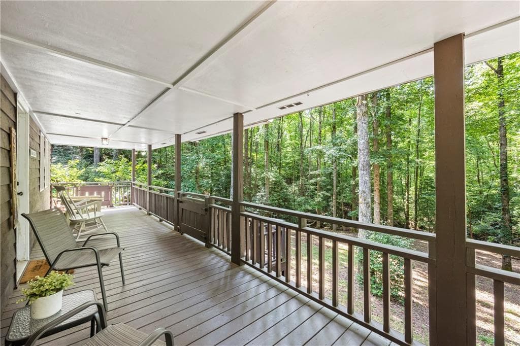 3 bedroom, 2 bathroom, 2,059 sq ft single family residence for sale at 439 Nighthawk View, Demorest, GA 30535 — photo 4